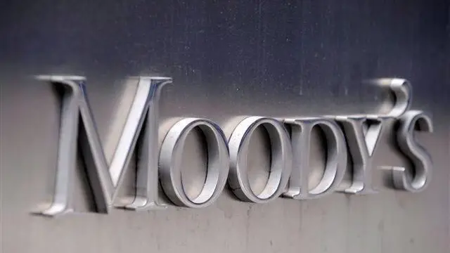 epa03219310 (FILE) A file picture dated 13 July 2011 shows the Moody's logo outside the offices of Moody's Corporation in New York, New York, USA. According to media reports on 14 May 2012, ratings agency Moody's have down graded 26 Italian banks which include UniCredit and Intesa Sanpaolo. The negative outlook is leading to a possible further downgrade with Moody' sfurther stating that the step was taken because of the poor Italian economy. EPA/ANDREW GOMBERT