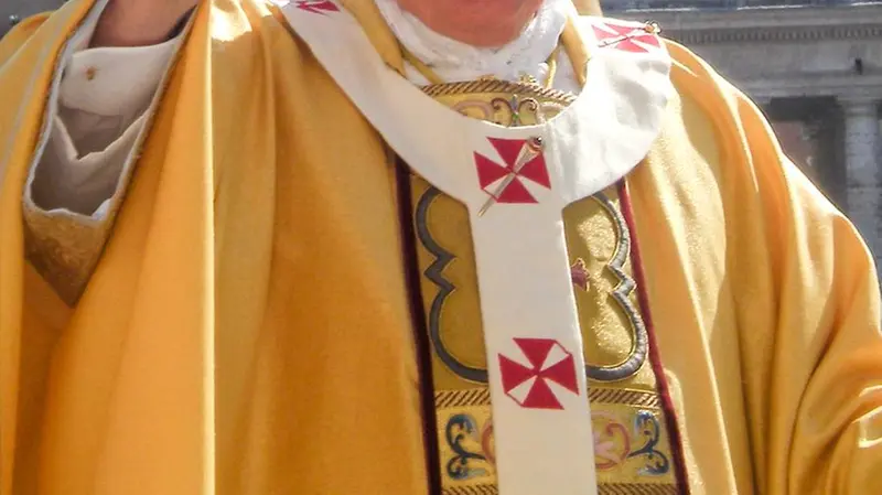 Il pallio di papa Benedetto XVI