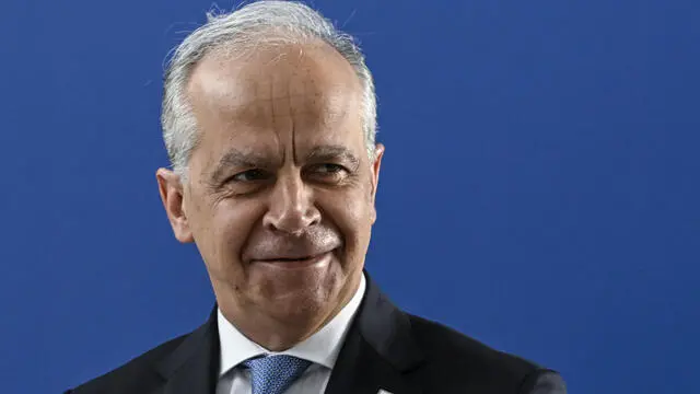 Nei saloni del Palazzo Reali di Napoli il ministro dell'Interno Matteo Piantedosi presiede la riunione dei ministri dell'Interno dei Paesi MED5 (Italia, Cipro, Grecia, Malta, Spagna). 12 aprile 2025 ANSA CIRO FUSCO