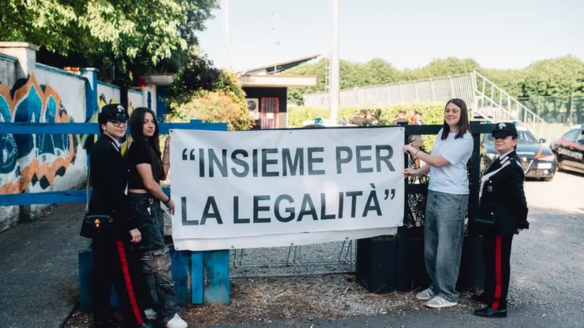 Insieme per la legalità: studenti e carabinieri - © www.giornaledibrescia.it