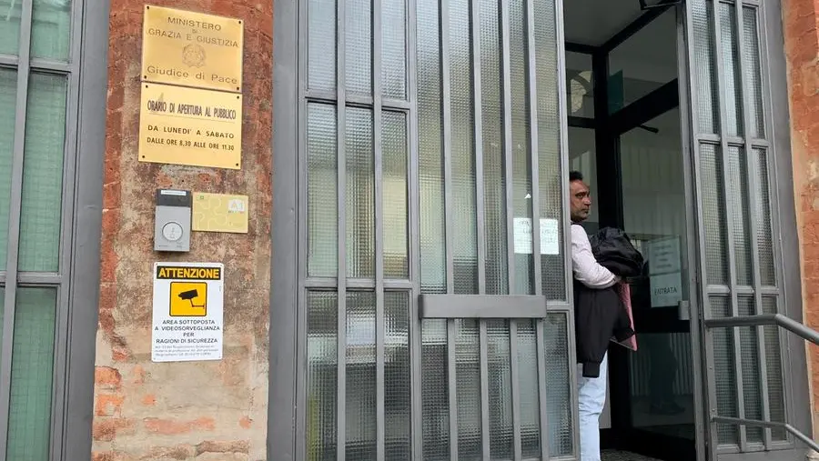 La sede del giudice di pace in via Vittorio Emanuele in città - © www.giornaledibrescia.it