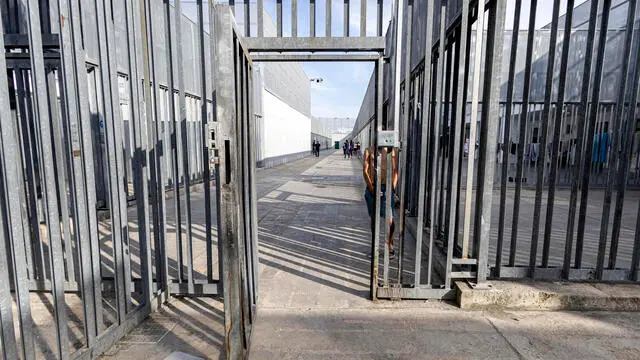 l’interno del CPR di Ponte Galeria, settore maschile. Roma, 29 maggio 2024 ANSA/MASSIMO PERCOSSI