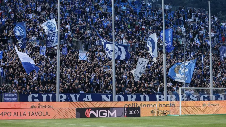 I tifosi del Brescia attendono con ansia novità sul futuro della società - Foto New Reporter Nicoli © www.giornaledibrescia.it