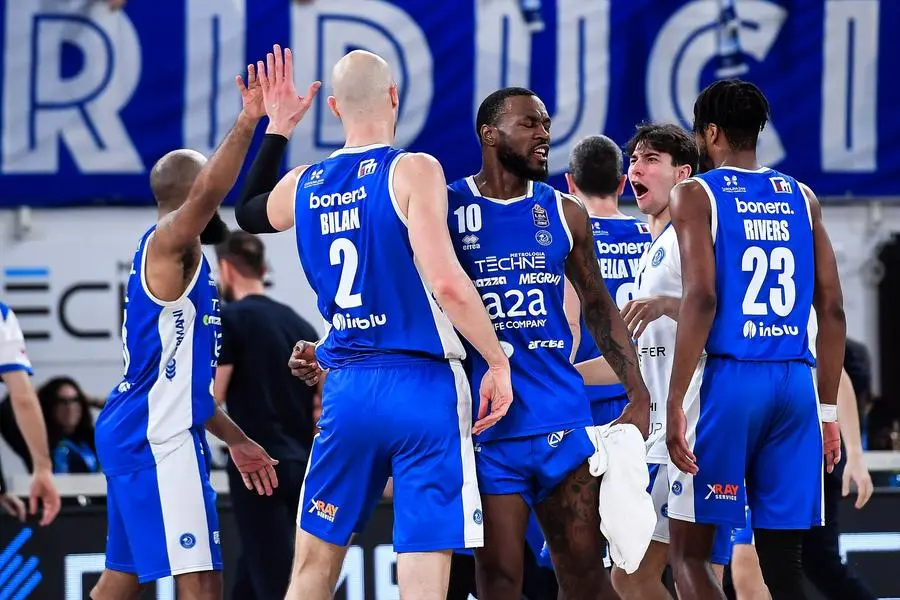 Basket, gli scatti di Germani-Trieste