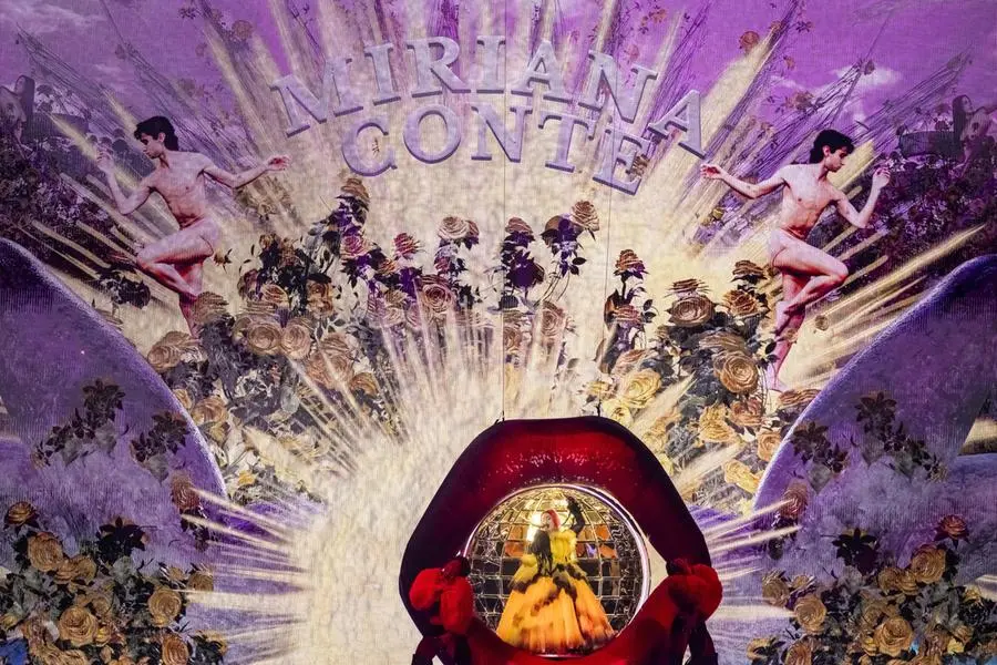 Eurovision 2025, l'esibizione di Lucio Corsi e alcuni scatti della serata