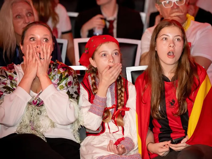 Eurovision 2025, l'esibizione di Lucio Corsi e alcuni scatti della serata