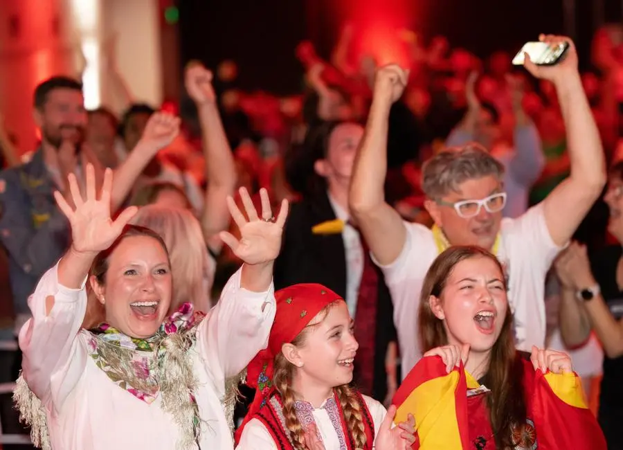 Eurovision 2025, l'esibizione di Lucio Corsi e alcuni scatti della serata