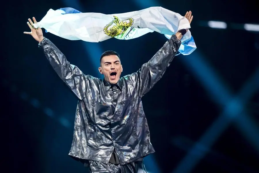 Eurovision 2025, l'esibizione di Lucio Corsi e alcuni scatti della serata