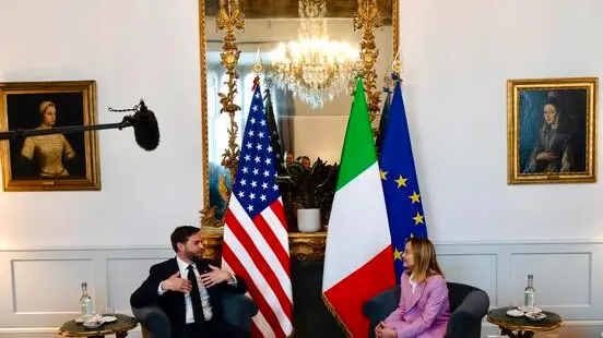 La premier Giorgia Meloni riceve a Palazzo Chigi il vicepresidente degli Stati Uniti JD Vance, Roma, 18 aprile 2025. ANSA/Filippo Attili - Uff stampa Palazzo Chigi + UFFICIO STAMPA, PRESS OFFICE, HANDOUT PHOTO, NO SALES, EDITORIAL USE ONLY + NPK