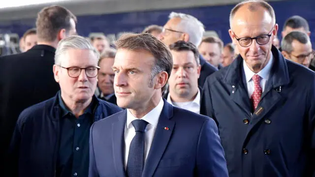 epa12087954 France's President Emmanuel Macron (C), Britain's Prime Minister Keir Starmer (L), and Germany's Chancellor Friedrich Merz (R) arrive at Kyiv railway station, in Kyiv, Ukraine, 10 May 2025, ahead of a gathering of European leaders in the Ukrainian capital. The leaders of Britain, France, Germany, and Poland are on an unprecedented joint visit to Kyiv on 10 May for talks with Ukraine's president and to urge Russia to agree to a ceasefire, a joint statement said. EPA/LUDOVIC MARIN / POOL MAXPPP OUT