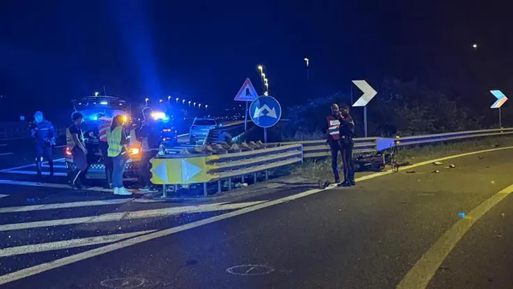 Incidente in A21 all'uscita di Brescia Sud, muore un centauro 30enne ...
