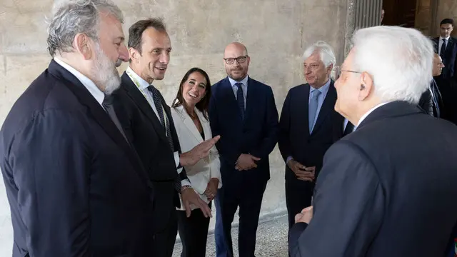 Il Presidente Sergio Mattarella con Lorenzo Fontana, Presidente della Camera dei deputati, Licia Ronzulli, Vice Presidente del Senato della Repubblica,con Massimiliano Fedriga, Presidente della Conferenza delle Regioni,e con Michele Emiliano, Vice Presidente della Conferenza delle Regioni e delle Province Autonome, in occasione del Festival delle Regioni e delle Province autonome (foto di Francesco Ammendola - Ufficio per la Stampa e la Comunicazione della Presidenza della Repubblica)