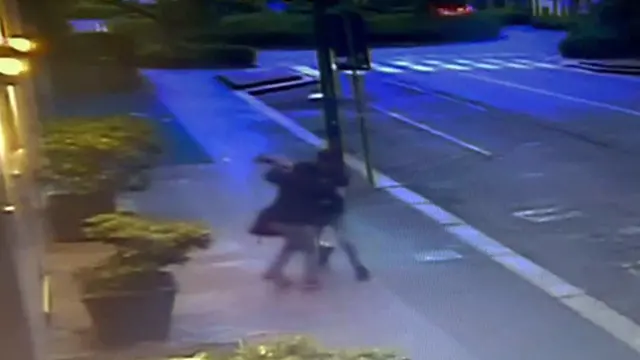 Video aggressione del detenuto De Maria al collega egiziano