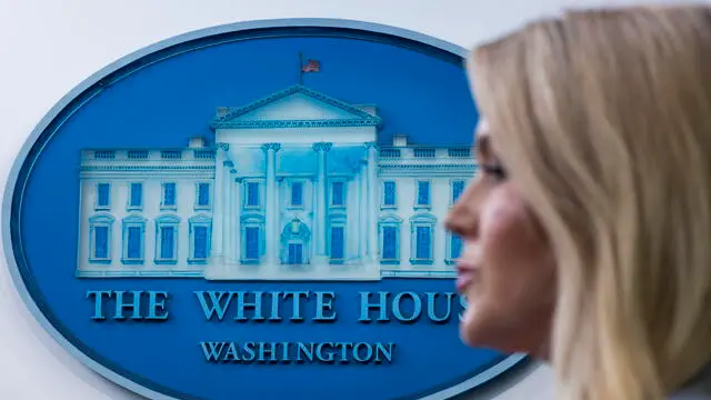 epaselect epa12087358 White House Press Secretary Karoline Leavitt takes questions from reporters in the briefing room of the White House in Washington, DC, USA, 09 May 2025. Leavitt addressed the president’s upcoming trip to Saudi Arabia and ongoing tariff negotiations. EPA/JIM LO SCALZO
