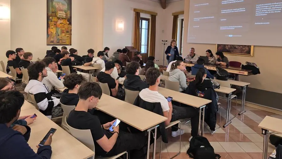Ragazzi e ragazze hanno partecipato al sondaggio - © www.giornaledibrescia.it