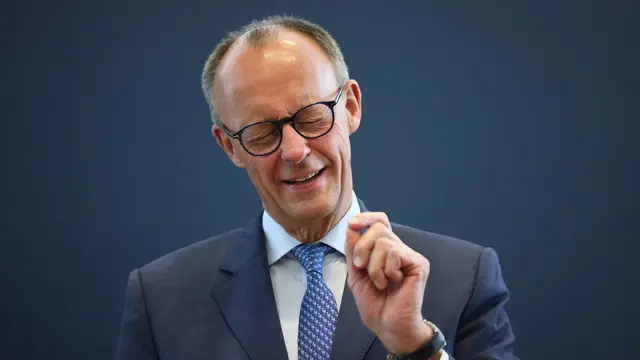 epaselect epa12116187 Christian Democratic Union (CDU) party leader Friedrich Merz attends a federal executive committee meeting for the first time as German Chancellor at the Konrad-Adenauer-Haus, the CDU headquarters, in Berlin, Germany, 19 May 2025. EPA/HANNIBAL HANSCHKE