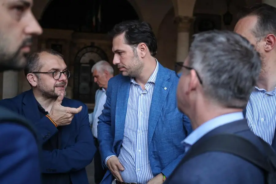 Brescia, Curva nord in protesta in piazza Loggia
