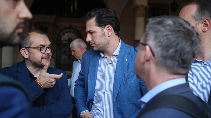 Rolfi e Cantoni davanti alla Loggia - Foto New Reporter Nicoli © www.giornaledibrescia.it
