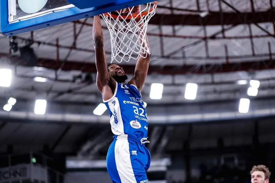 Play off, Germani-Trieste: gli scatti di gara-2