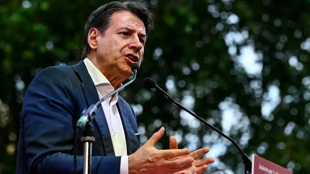Il presidente del Movimento 5 Stelle, Giuseppe Conte, durante la maratona oratoria per il referendum dell’8 e 9 giugno, Roma, 19 maggio 2025. ANSA/RICCARDO ANTIMIANI