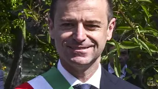Il ministro per il Sud e la coesione Territoriale Mara Carfagna, il sindaco di Sorrento Massimo Coppola, il presidente della citta' metropolitana Gaetano Manfredi ed il premier Mario Draghi al Forum Ambrosetti a Sorrento 13 maggio 2022 ANSA / CIRO FUSCO13 maggio 2022