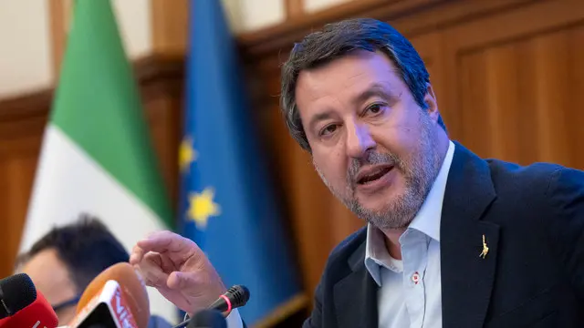 Il ministro dell’infrastrutture Matteo Salvini, durante la conferenza stampa per il ponte sullo stretto di Messina. Roma,19 maggio 2025 ANSA/MASSIMO PERCOSSI