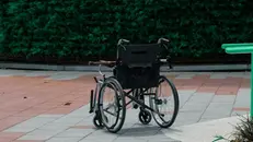 Una sedia a rotelle