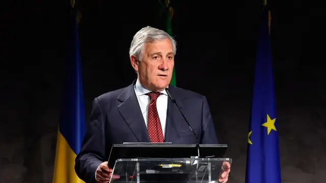 epa12094635 Italy's Minister for Foreign Affairs Antonio Tajani delivers a speech during a preparatory event for the fourth Ukraine Recovery Conference, in Verona, Italy, 12 May 2025. The URC2025 will take place in Rome on 10 and 11 July 2025. EPA/GIUSEPPE LAMI