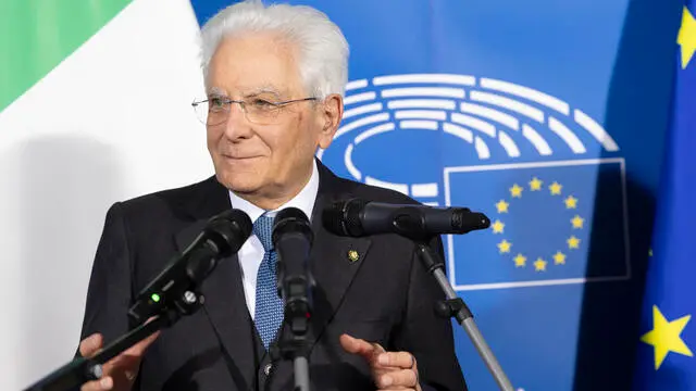 Il Presidente della Repubblica Sergio Mattarella incontra funzionari italiani in servizio presso le Istituzioni dell’Unione Europea (foto di Francesco Ammendola - Ufficio per la Stampa e la Comunicazione della Presidenza della Repubblica)