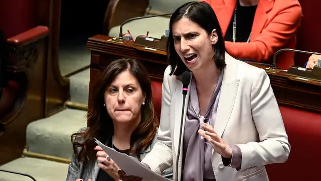 La segretaria del Partito Democratico, Elly Schlein, durante le dichiarazioni di voto alla Camera dei Deputati sulle mozioni sulla situazione in Cisgiordania e nella Striscia di Gaza, Roma, 21 maggio 2025. ANSA/RICCARDO ANTIMIANI