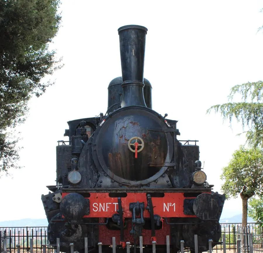 La Locomotiva prima del restauro