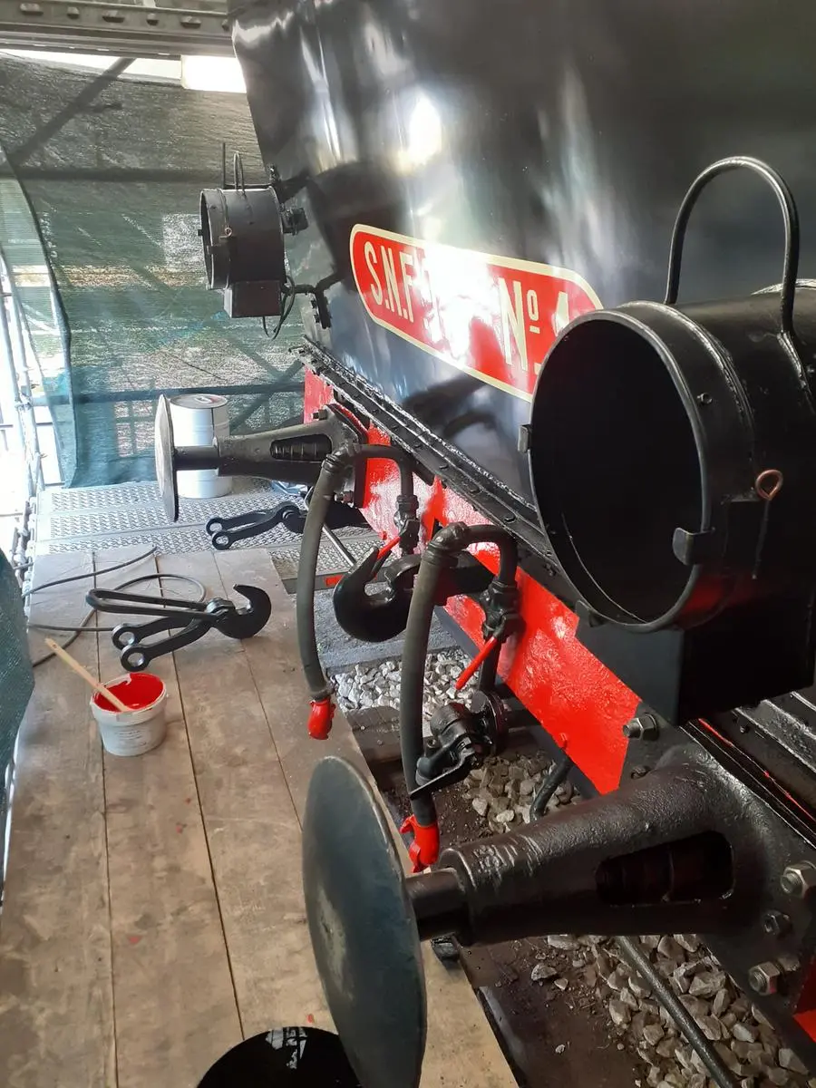 La Locomotiva durante il restauro