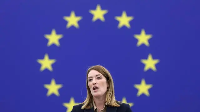epa12079859 European Parliament President Roberta Metsola speaks during a commemoration of the 80th anniversary of the end of World War II in Europe at the European Parliament in Strasbourg, France, 07 May 2025. The current plenary session runs from 05 until 08 May 2025. EPA/RONALD WITTEK