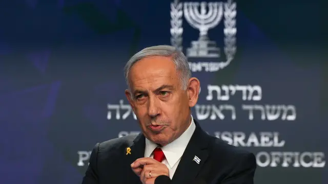 epa12123545 Israeli Prime Minister Benjamin Netanyahu addresses a press conference in Jerusalem, 21 May 2025. EPA/RONEN ZVULUN / POOL