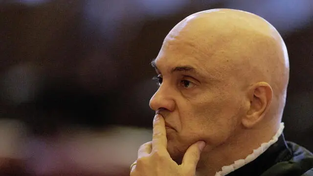 epa11273297 Brazilian judge Alexandre de Moraes takes the exam to become a full professor at the University of Sao Paulo in Sao Paulo, Brazil, 11 April 2024. EPA/ISAAC FONTANA
