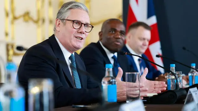 epa12116410 (L-R) British Prime Minister Keir Starmer, British Foreign Secretary David Lammy and UK Paymaster General Nick Thomas-Symonds attend a plenary session during the UK-EU summit at the Lancaster House in London, Britain, 19 May 2025. EPA/JASON ALDEN / POOL