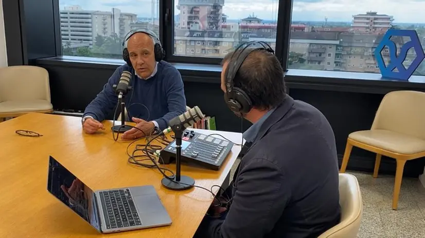 Francesco Guarneri durante la registrazione del podcast - © www.giornaledibrescia.it