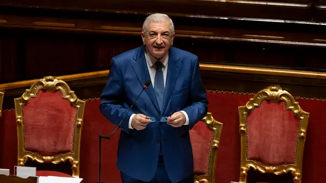 Senato della Repubblica, il ministro per gli affari europei Tommaso Foti, rende comunicazioni sulla revisione degli investimenti e delle riforme inclusi nel PNRR. Roma, 22 maggio 2025. ANSA/MASSIMO PERCOSSI