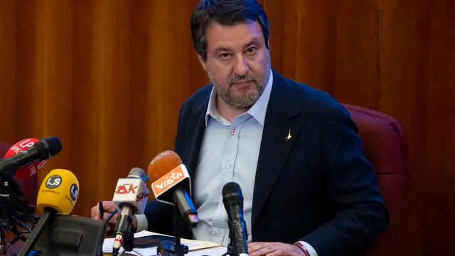 Il ministro dell’infrastrutture Matteo Salvini, durante la conferenza stampa per il ponte sullo stretto di Messina. Roma,19 maggio 2025 ANSA/MASSIMO PERCOSSI