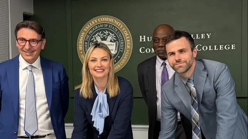 La firma dell'accordo con l’American association of community colleges