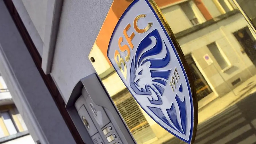 Un dettaglio dell'ingresso della sede del Brescia - Foto New Reporter Zanardelli © www.giornaledibrescia.it