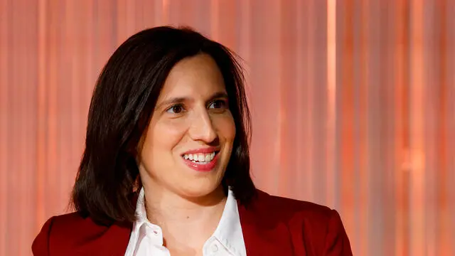 La segretaria del Partito Democratico Elly Schlein durante la trasmissione televisiva ‘Cinque Minuti’ in onda su Rai Uno, Roma 20 maggio 2025. ANSA/FABIO FRUSTACI
