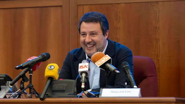 Il ministro dell’infrastrutture Matteo Salvini, durante la conferenza stampa per il ponte sullo stretto di Messina. Roma,19 maggio 2025 ANSA/MASSIMO PERCOSSI