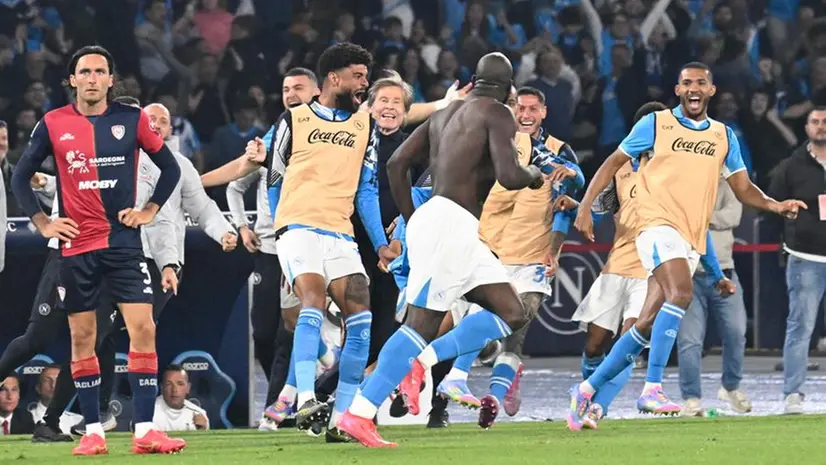 L'esultanza dei giocatori del Napoli dopo il gol di Lukaku - Foto Ansa © www.giornaledibrescia.it