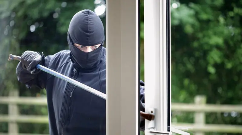 Dagli strumenti grossolani a quelli più sofisticati, i ladri sono molto attrezzati