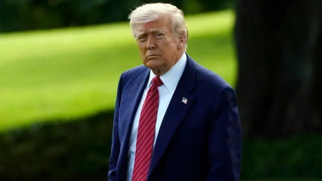 epa12129423 US President Donald Trump departs on Marine One from the South Lawn of the White House, Washington, D.C., USA, 23 May 2025. EPA/WILL OLIVER
