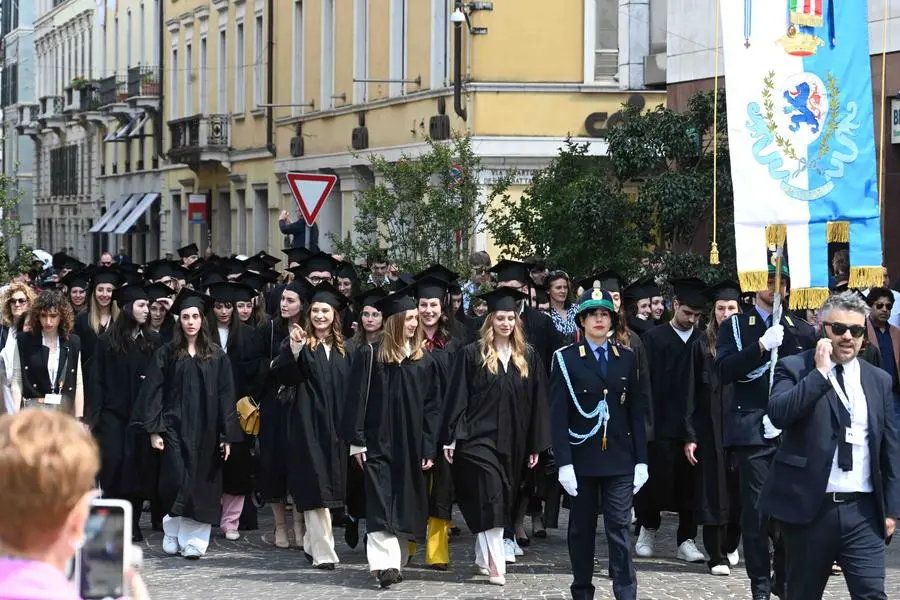 La festa di laurea alla Cattolica di Brescia