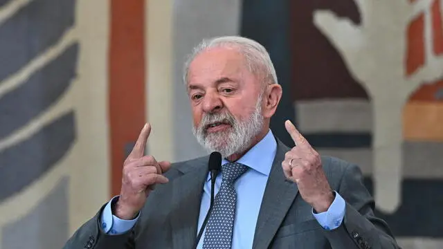 epa12118136 The President of Brazil, Luiz Inacio Lula da Silva, participates in a meeting with the Ministers of Agriculture of the African Union, at the Itamaraty Palace in Brasilia, Brazil, 19 May 2025. EPA/ANDRE BORGES