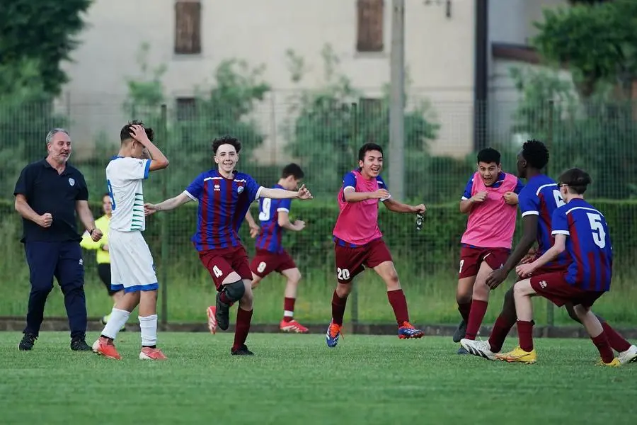 COPPA BRESCIA CALCIO FINALE CHALLENGE U15 PASSIRANO - TORBOLE CASAGLIA NELLA FOTO ESULTANZA PASSIRANO 24-05-2025 perteghella@newreporter
