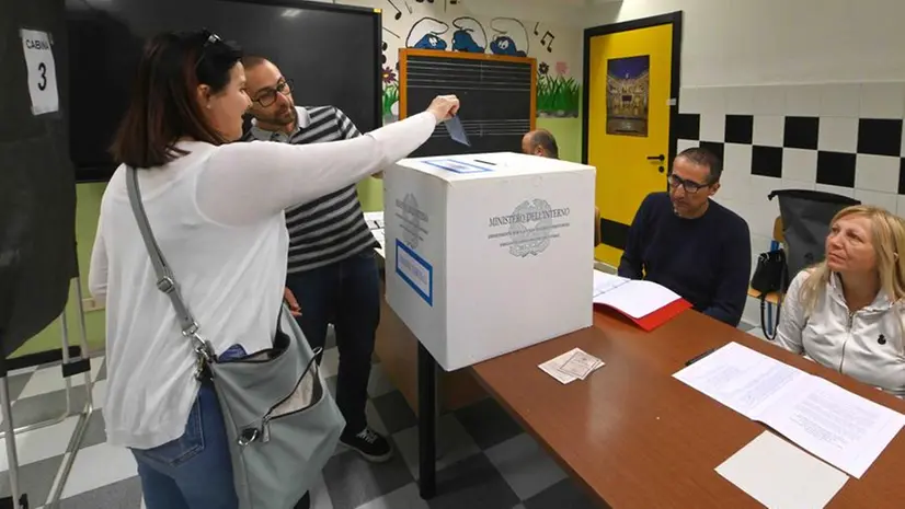 Il voto a San Felice - Marco Ortogni/Neg © www.giornaledibrescia.it